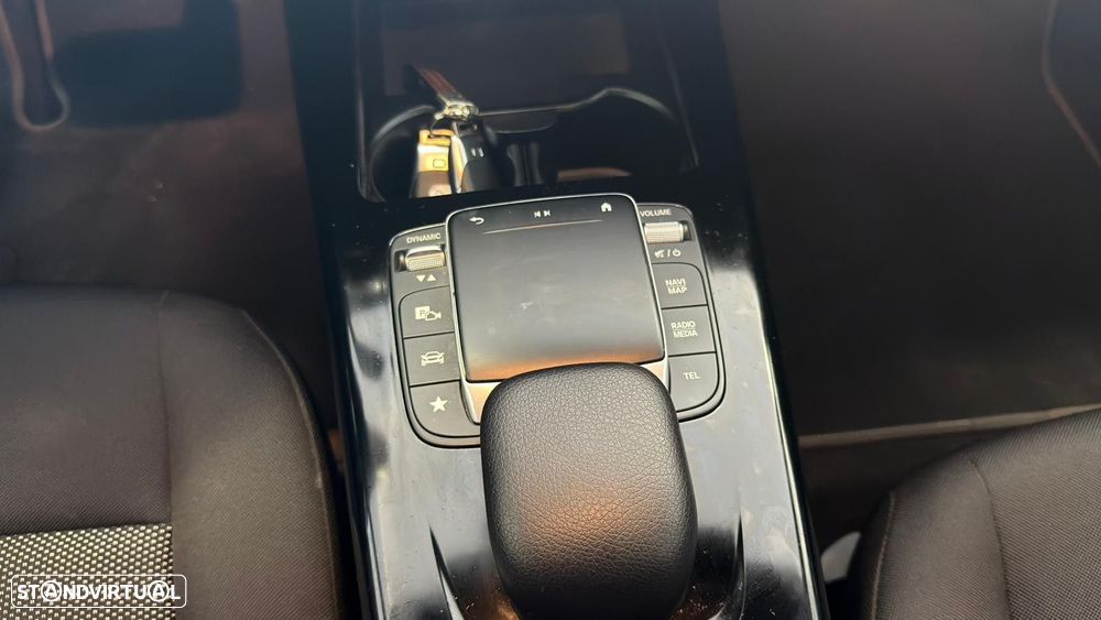 Mercedes-Benz CLA 180 - 11