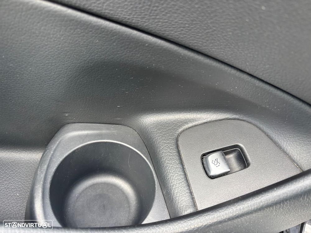 Mercedes-Benz E 220 d Avantgarde - 33