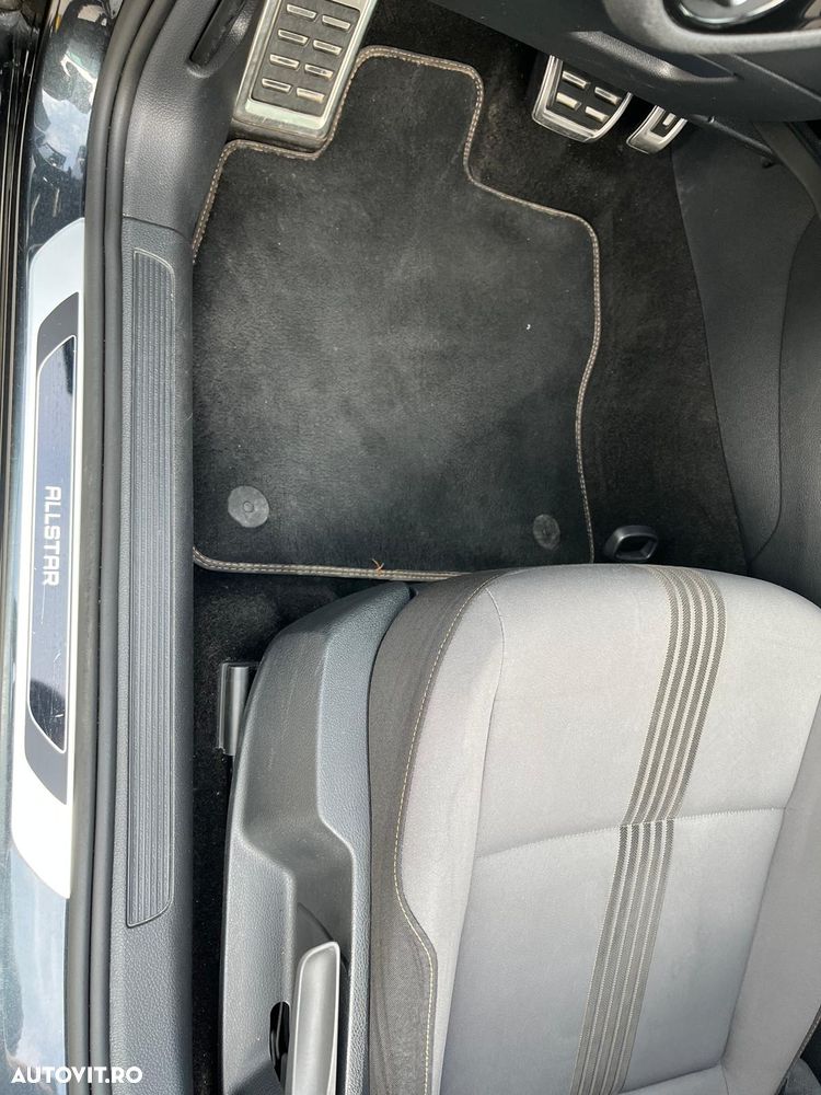 Volkswagen Golf 1.6 TDI BlueMotion Technology DSG Allstar - 12