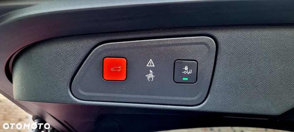 Peugeot 3008 225 e-EAT8 GT Pack - 17