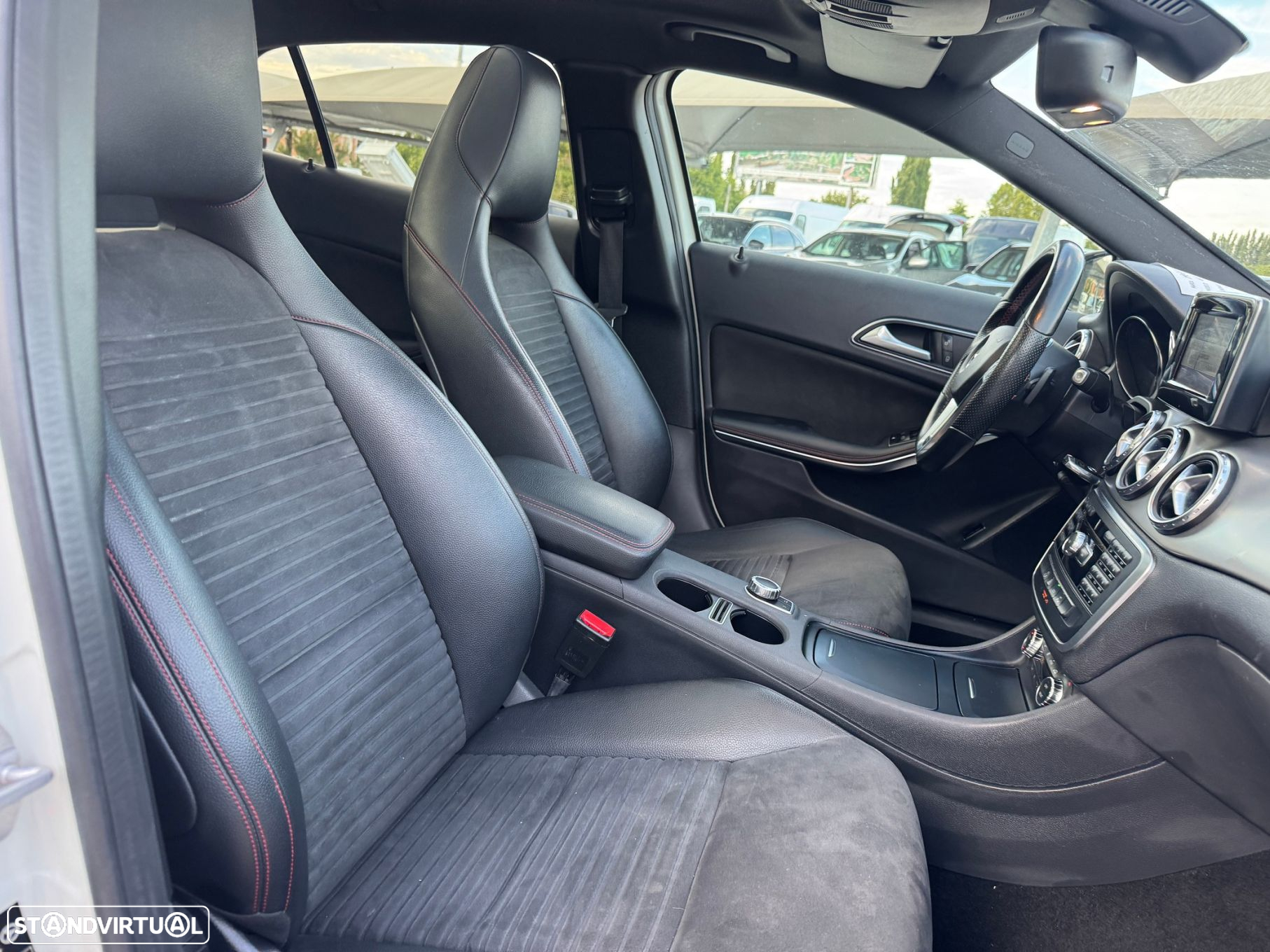 Mercedes-Benz GLA 220 d AMG Line - 10