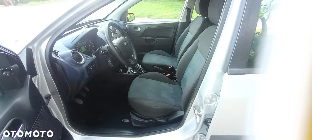 Ford Fiesta - 11