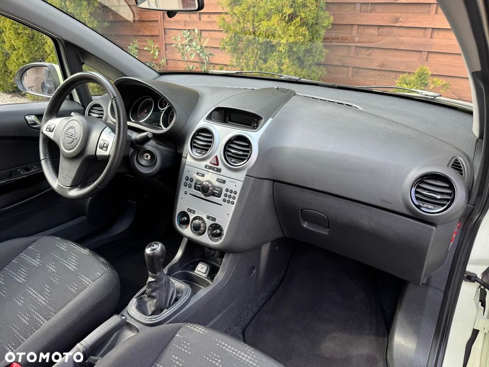 Opel Corsa 1.4 16V Edition - 16