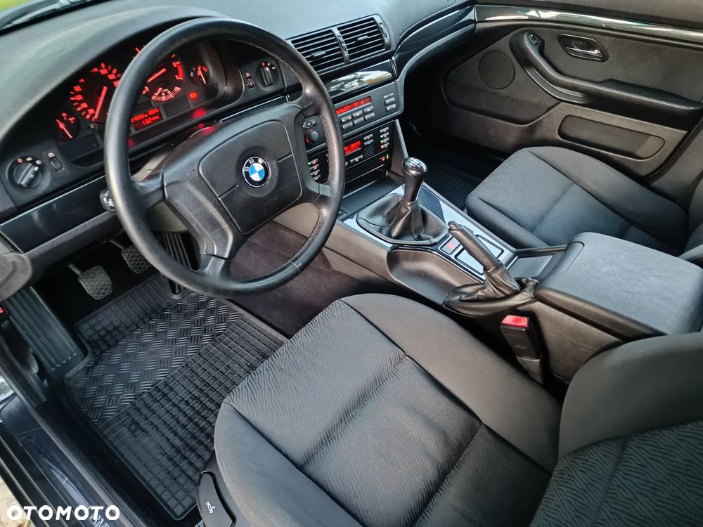 BMW Seria 5 - 21