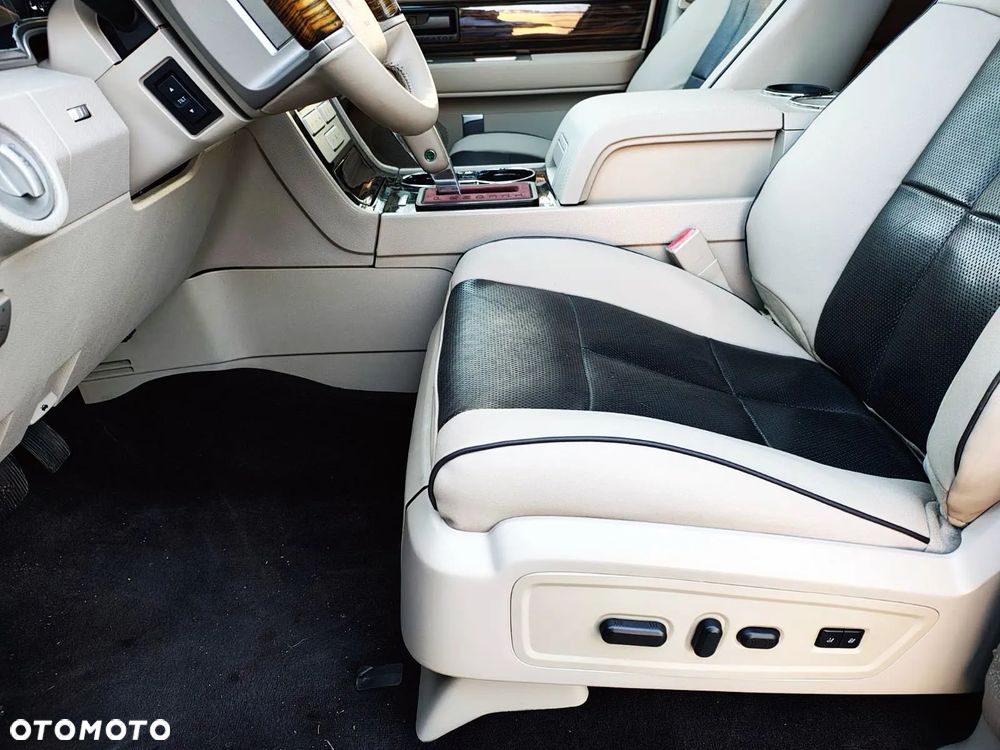 Lincoln Navigator 5.4 4x4 - 24