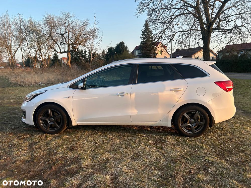 Kia Ceed 1.6 CRDi 136 ISG Platinum Edition - 5