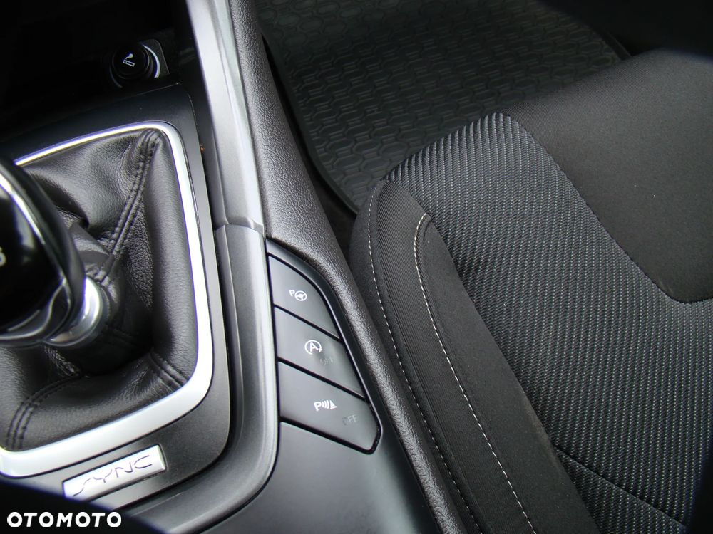 Ford Mondeo - 23