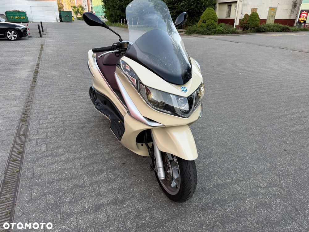 Piaggio X10 - 4