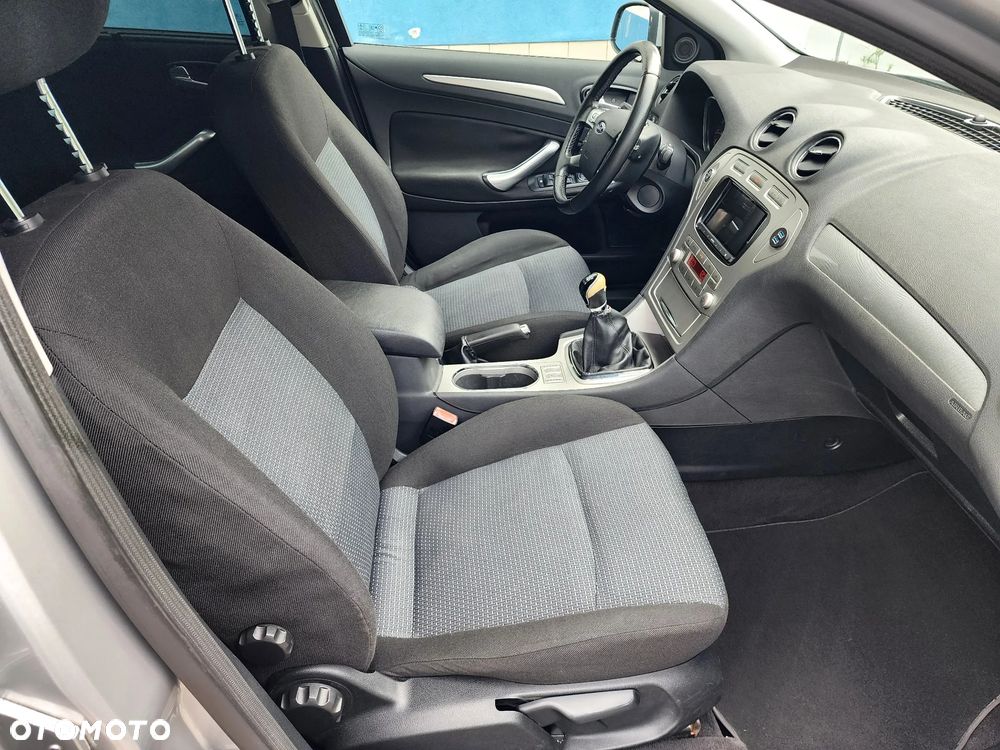 Ford Mondeo 2.0 Trend - 26