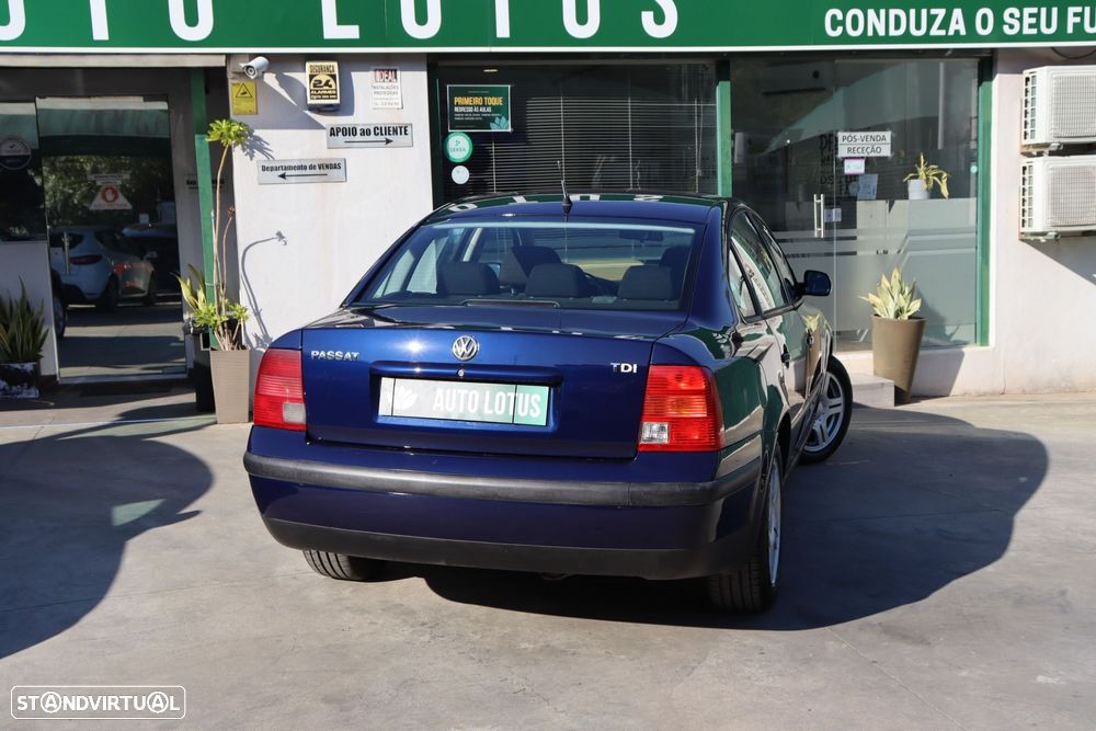 VW Passat 1.9 TDi Confortline - 5