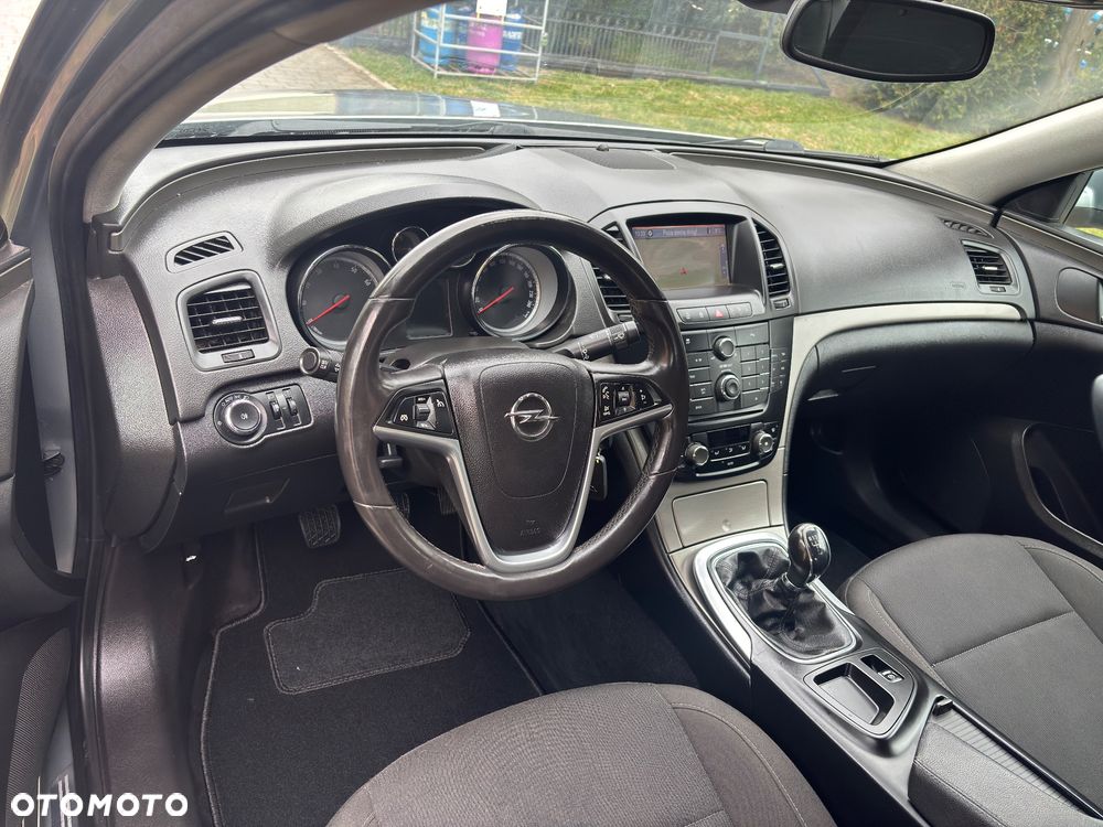Opel Insignia - 8
