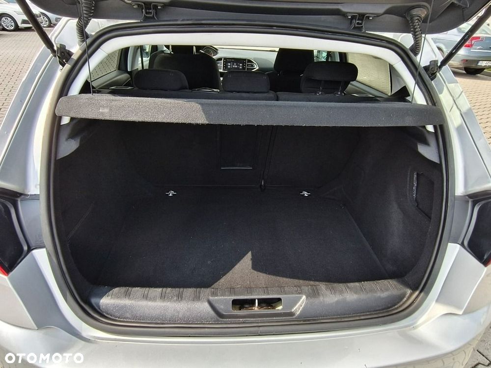 Peugeot 308 - 24