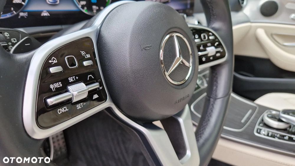 Mercedes-Benz Klasa E 300 de Avantgarde - 9