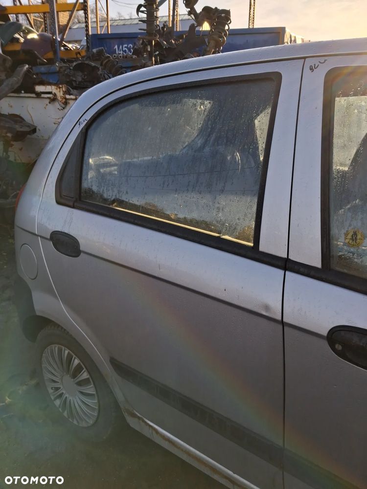 Chevrolet spark drzwi prawy tyl 92U - 3