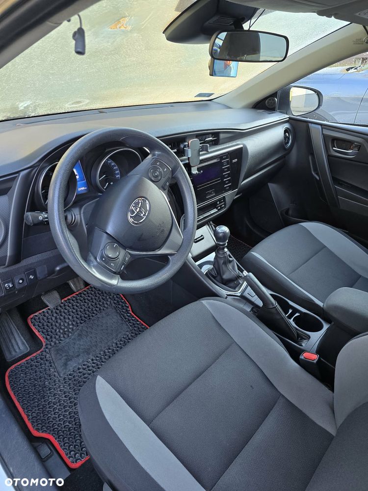 Toyota Auris 1.4 D-4D Active - 9