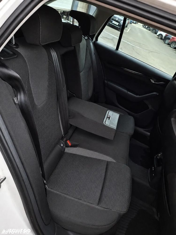 Skoda Octavia 2.0 TDI DSG Style - 12