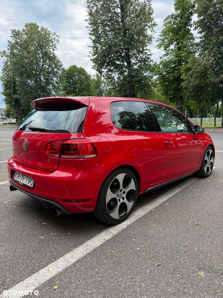 Volkswagen Golf - 8
