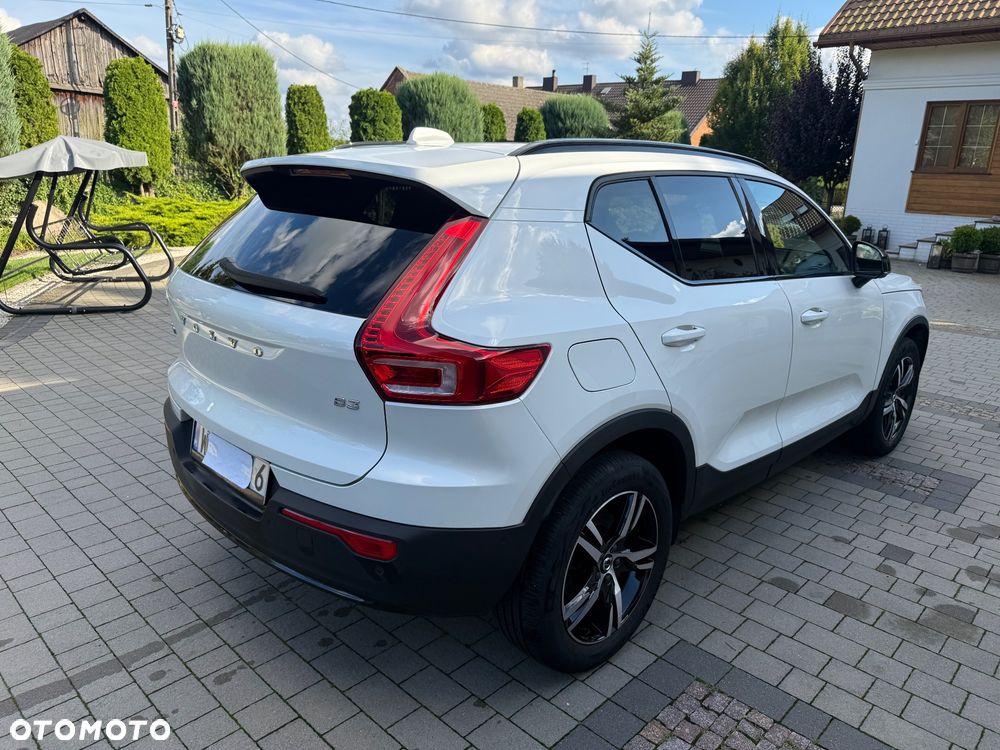 Volvo XC 40 B3 Plus Dark - 8