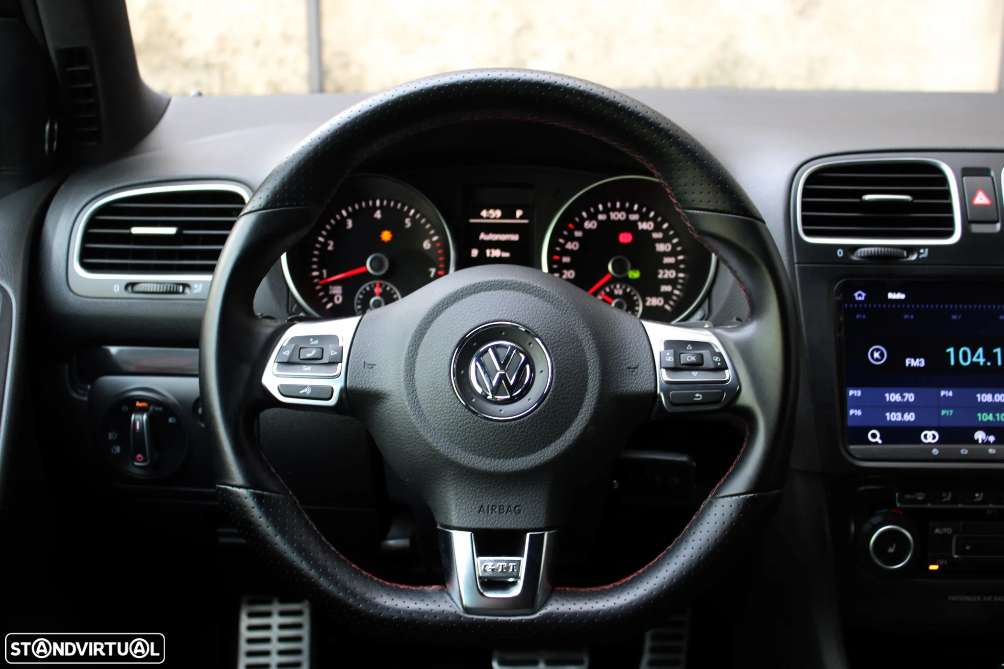 VW Golf 2.0 GTI DSG - 29