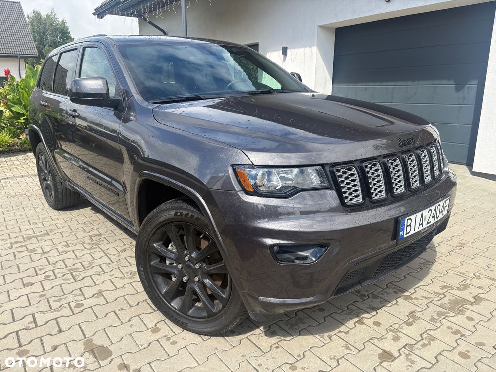 Jeep Grand Cherokee - 30