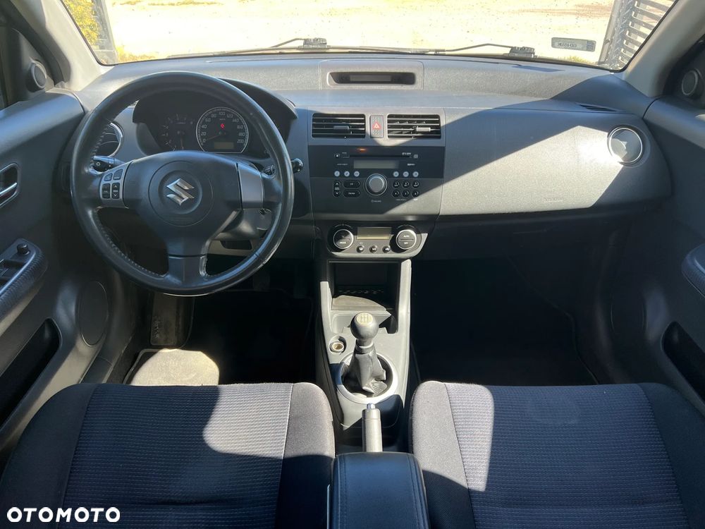 Suzuki Swift 1.3 Sakura - 3
