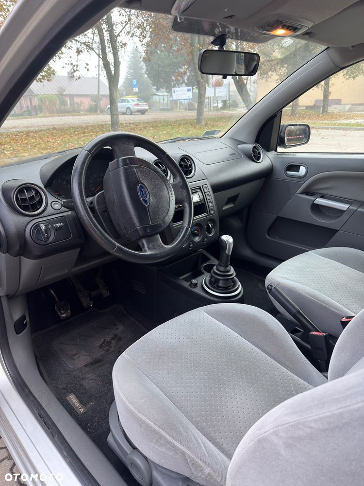 Ford Fiesta - 7
