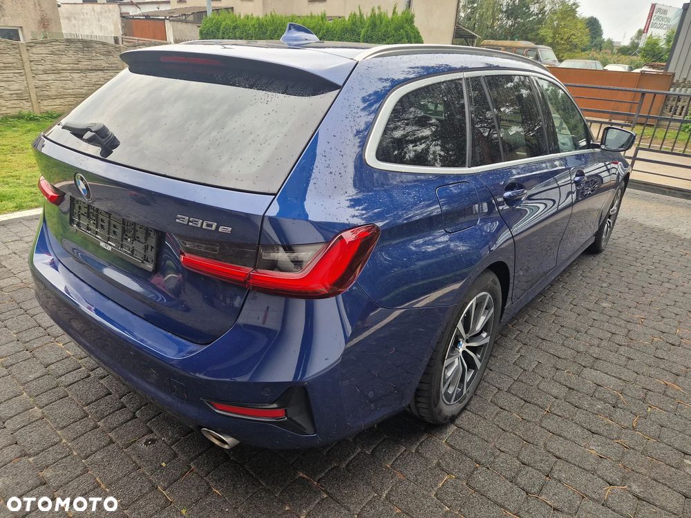 BMW Seria 3 330e - 5