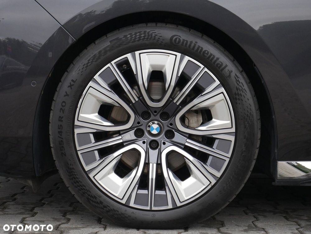 BMW Seria 7 - 35