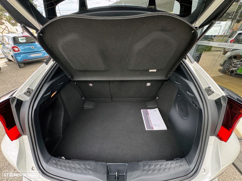 Toyota C-HR 1.8 Hybrid Exclusive+P.Luxury - 32