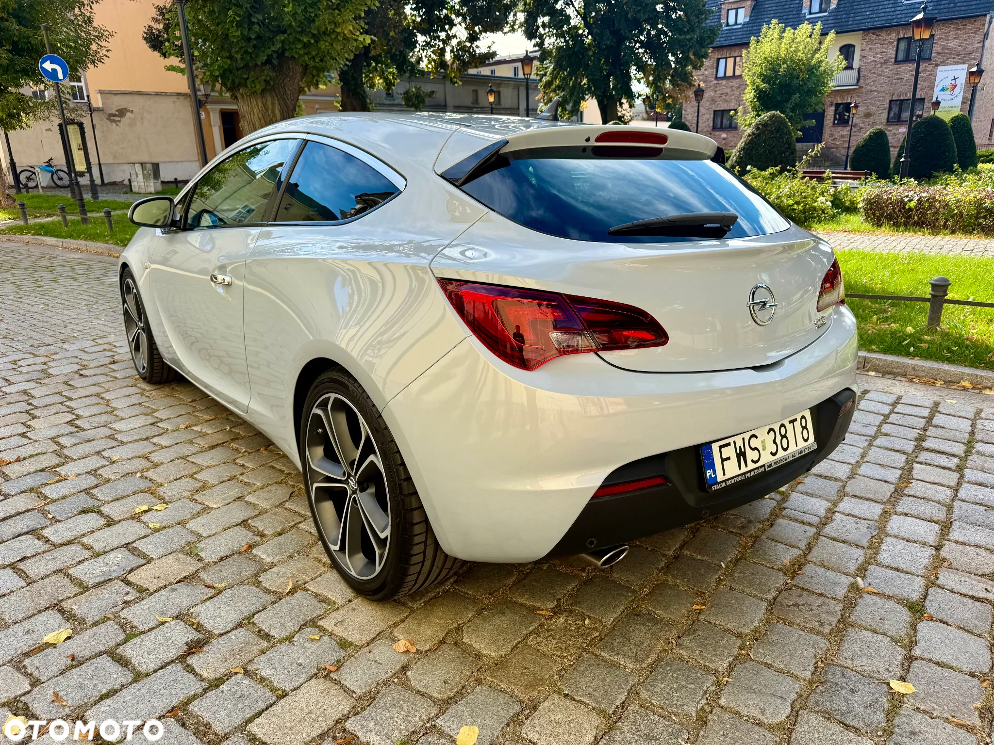 Opel Astra IV GTC 1.4 T Sport S&S EU6 - 17