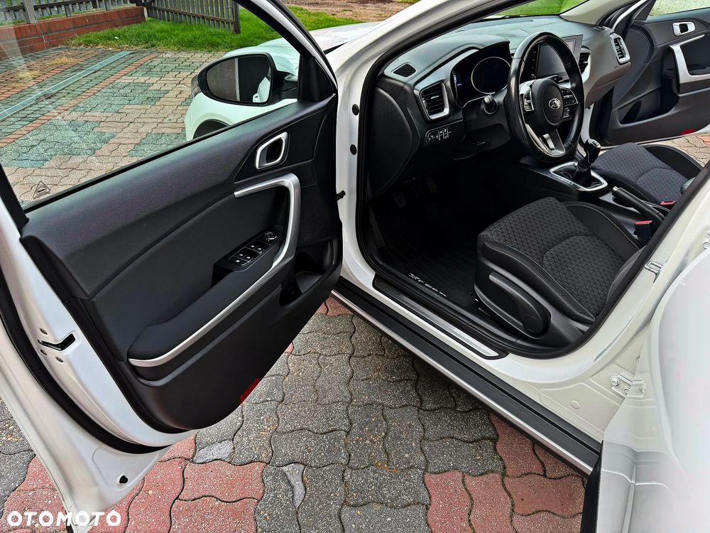 Kia XCeed 1.4 T-GDI M - 27