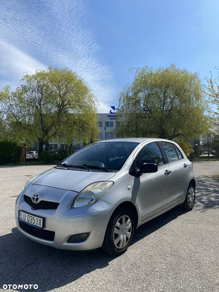 Toyota Yaris 1.0 Entry EU5 - 2