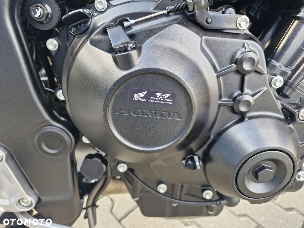 Honda CB - 8
