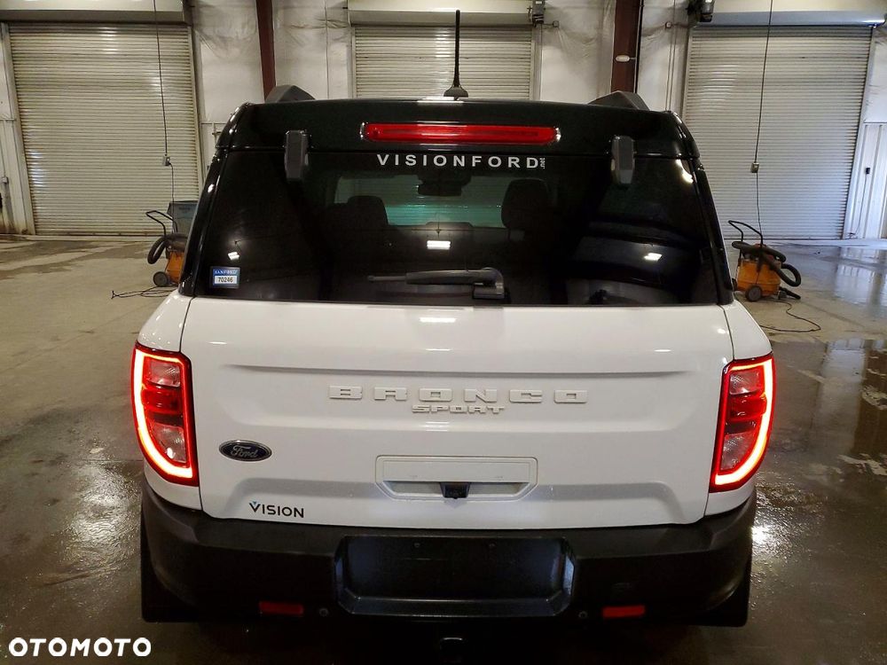 Ford Bronco - 5