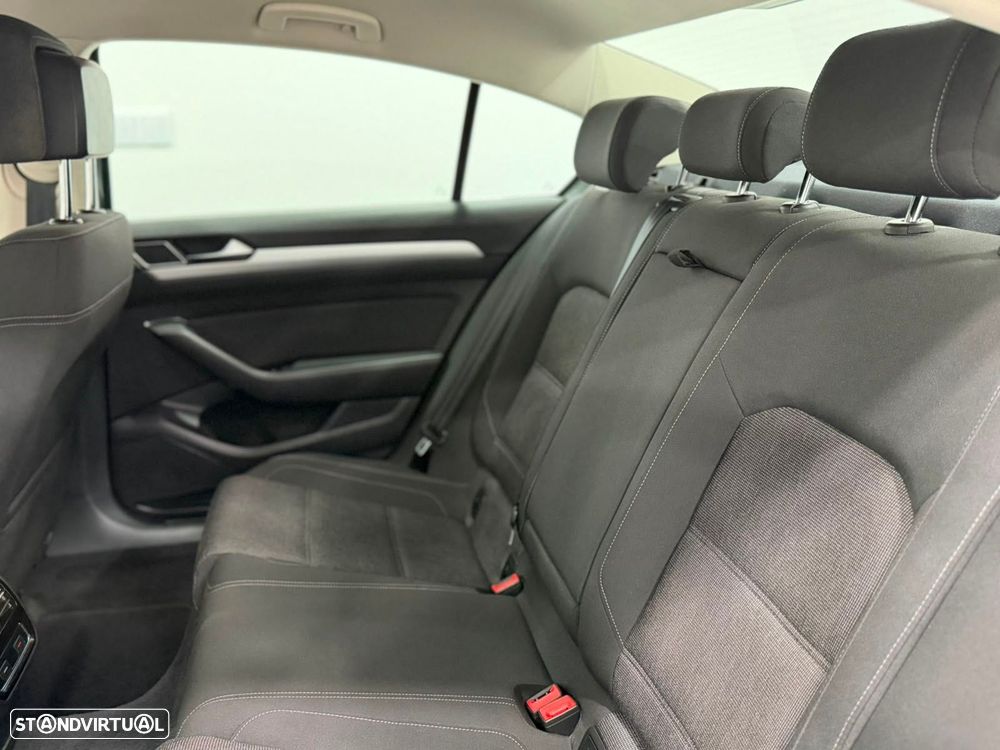 VW Passat 1.6 TDI BlueMotion - 6