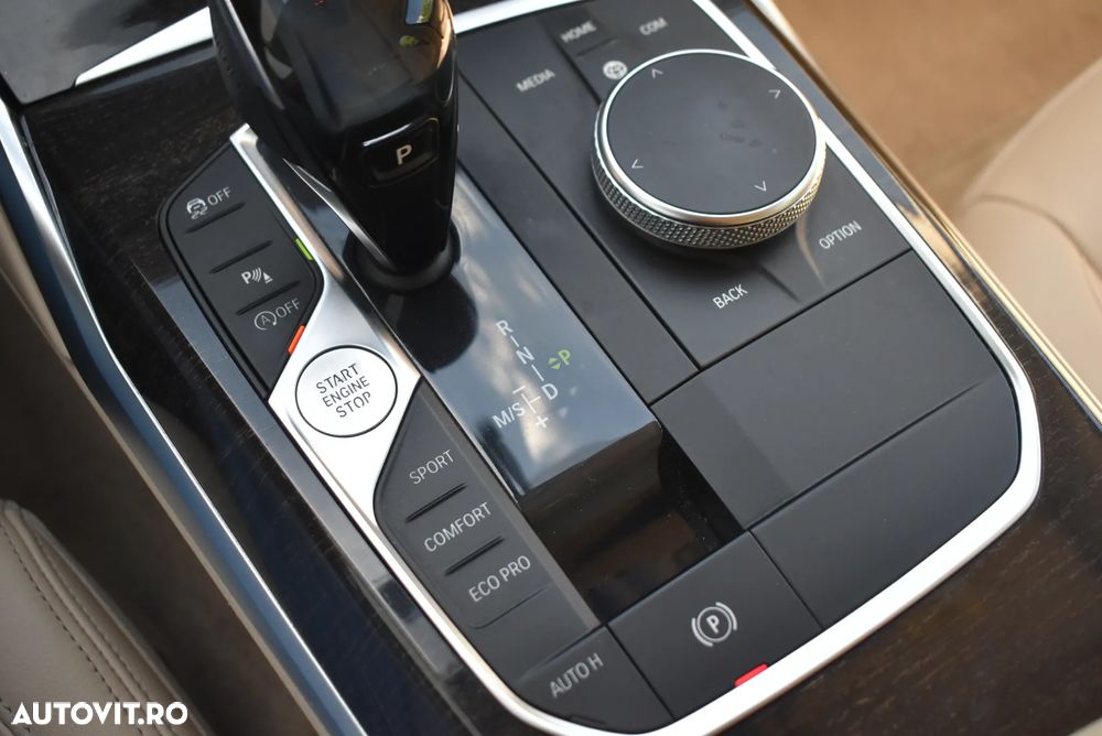 BMW Seria 3 320d xDrive AT - 13