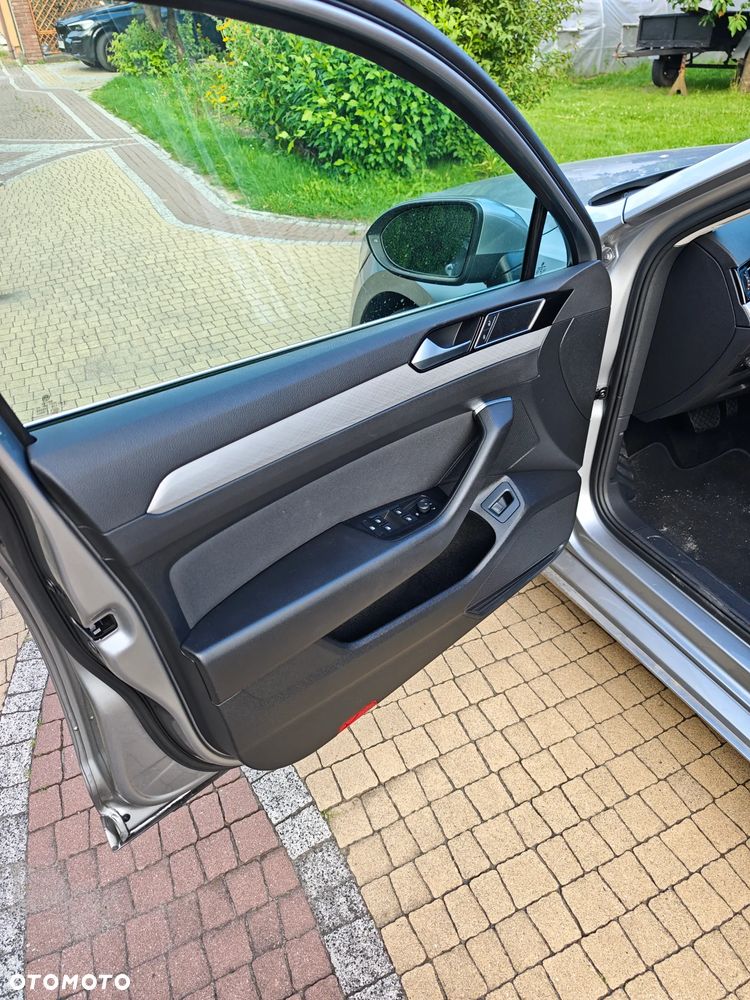 Volkswagen Passat - 9
