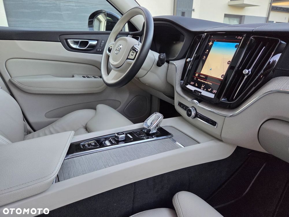 Volvo XC 60 B4 D AWD Inscription - 16