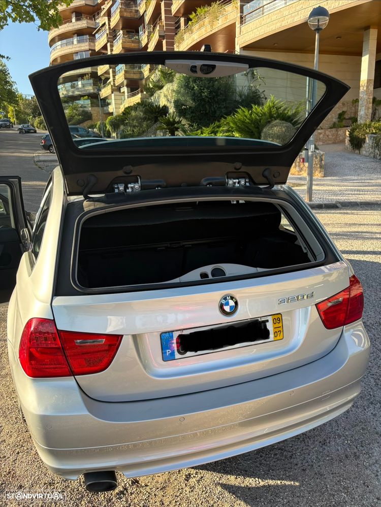 BMW 320 d Navigation Sport - 10