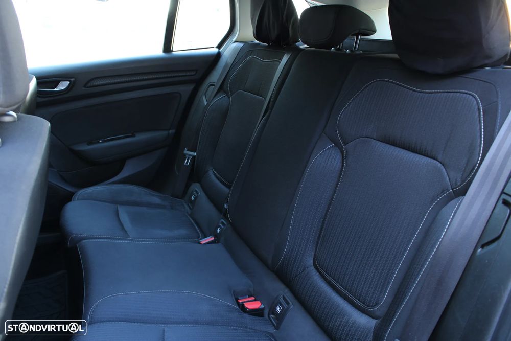 Renault Mégane Sport Tourer ENERGY dCi 110 EDC INTENS - 24