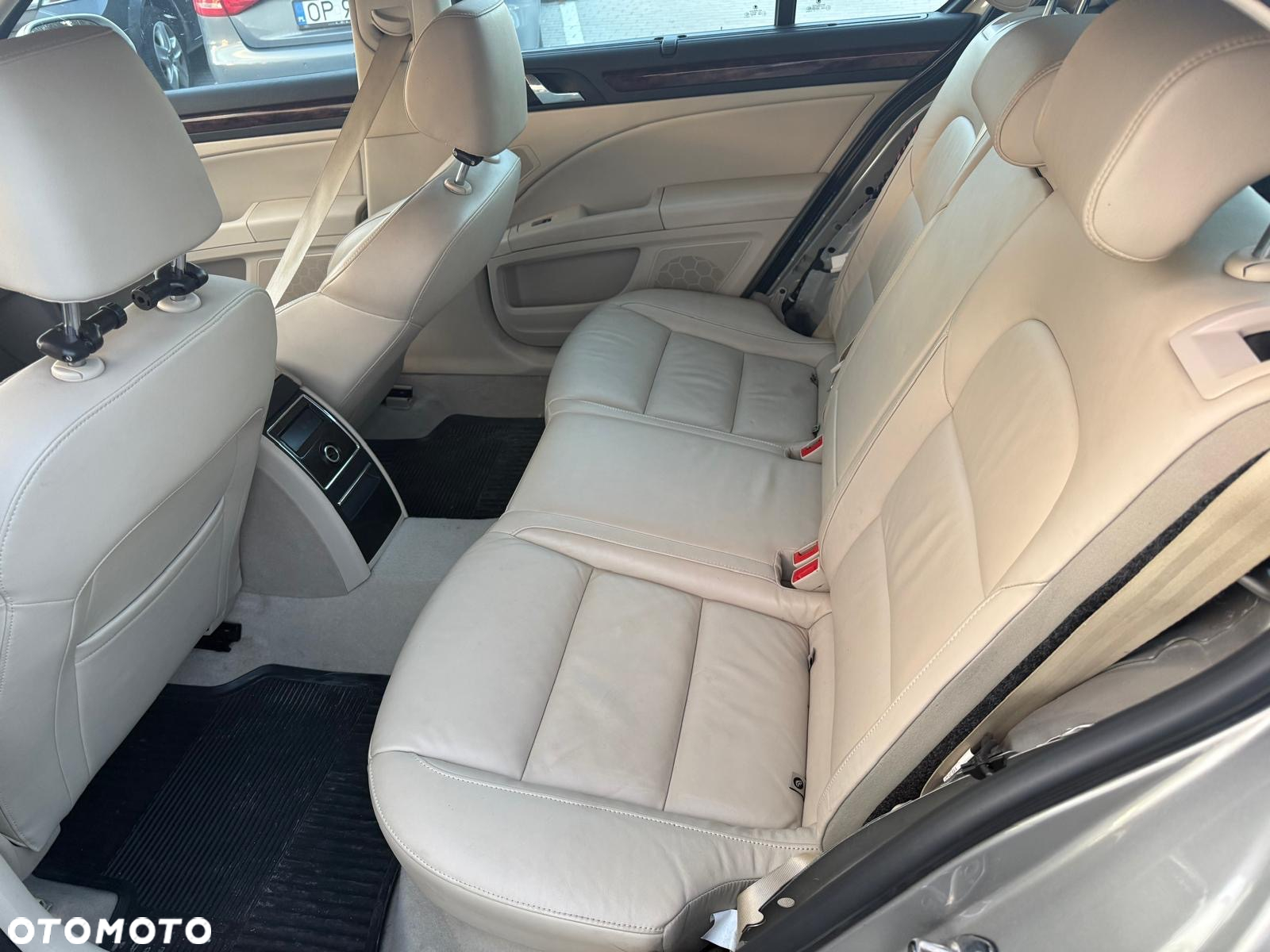 Skoda Superb fotele komplet wersja europejska - 3