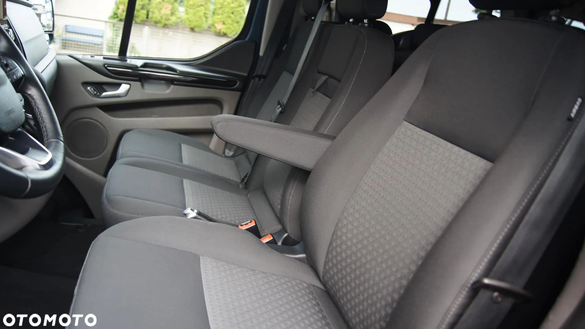 Ford Tourneo Custom 2.0 EcoBlue L1 Titanium SelectShift - 10