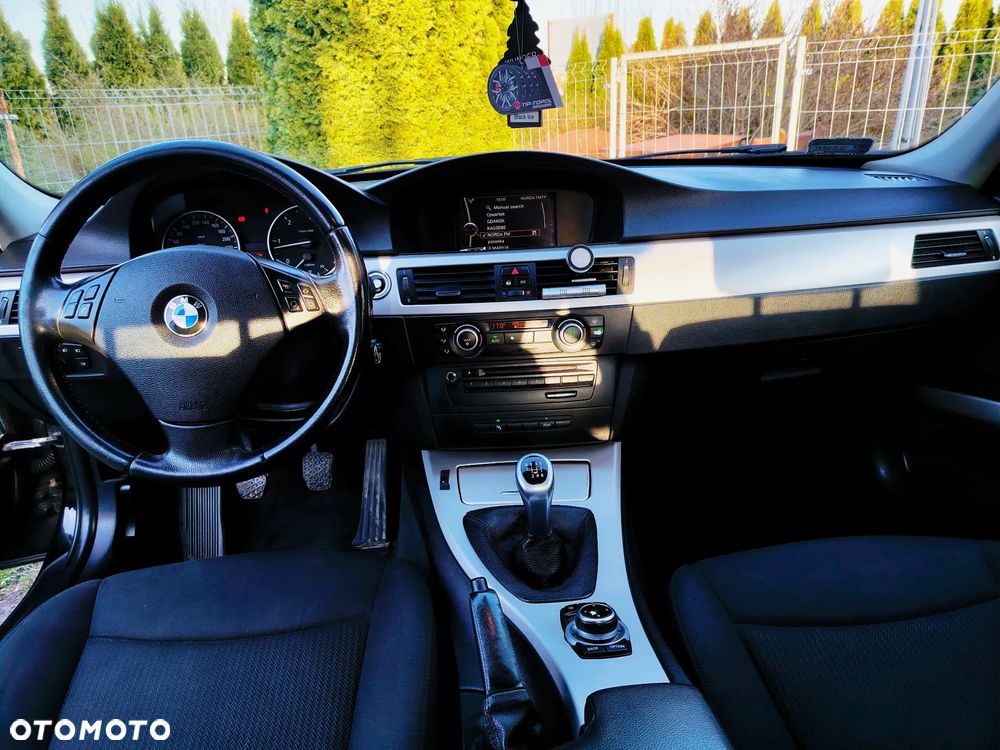 BMW Seria 3 318d - 12