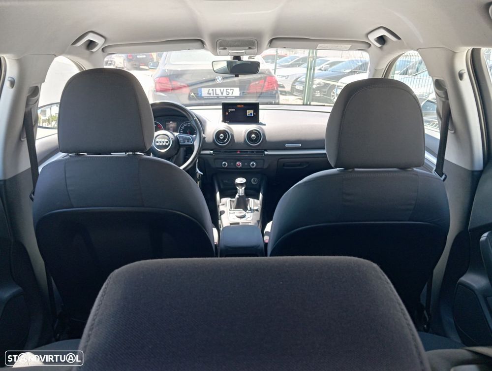 Audi A3 Sportback 1.6 TDI Attraction - 16