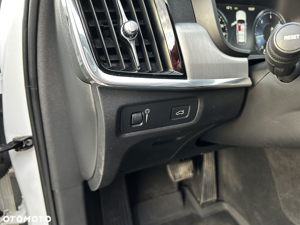 Volvo V90 D3 Geartronic Momentum - 22