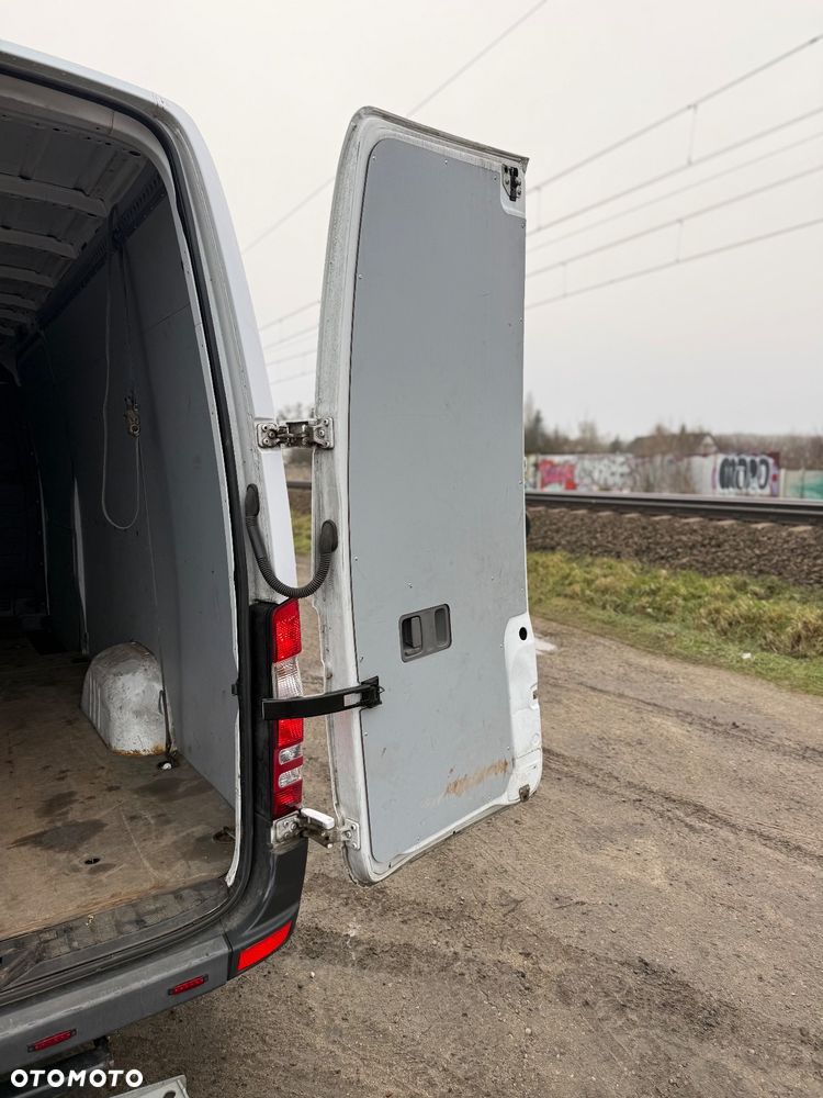 Mercedes-Benz Sprinter - 11