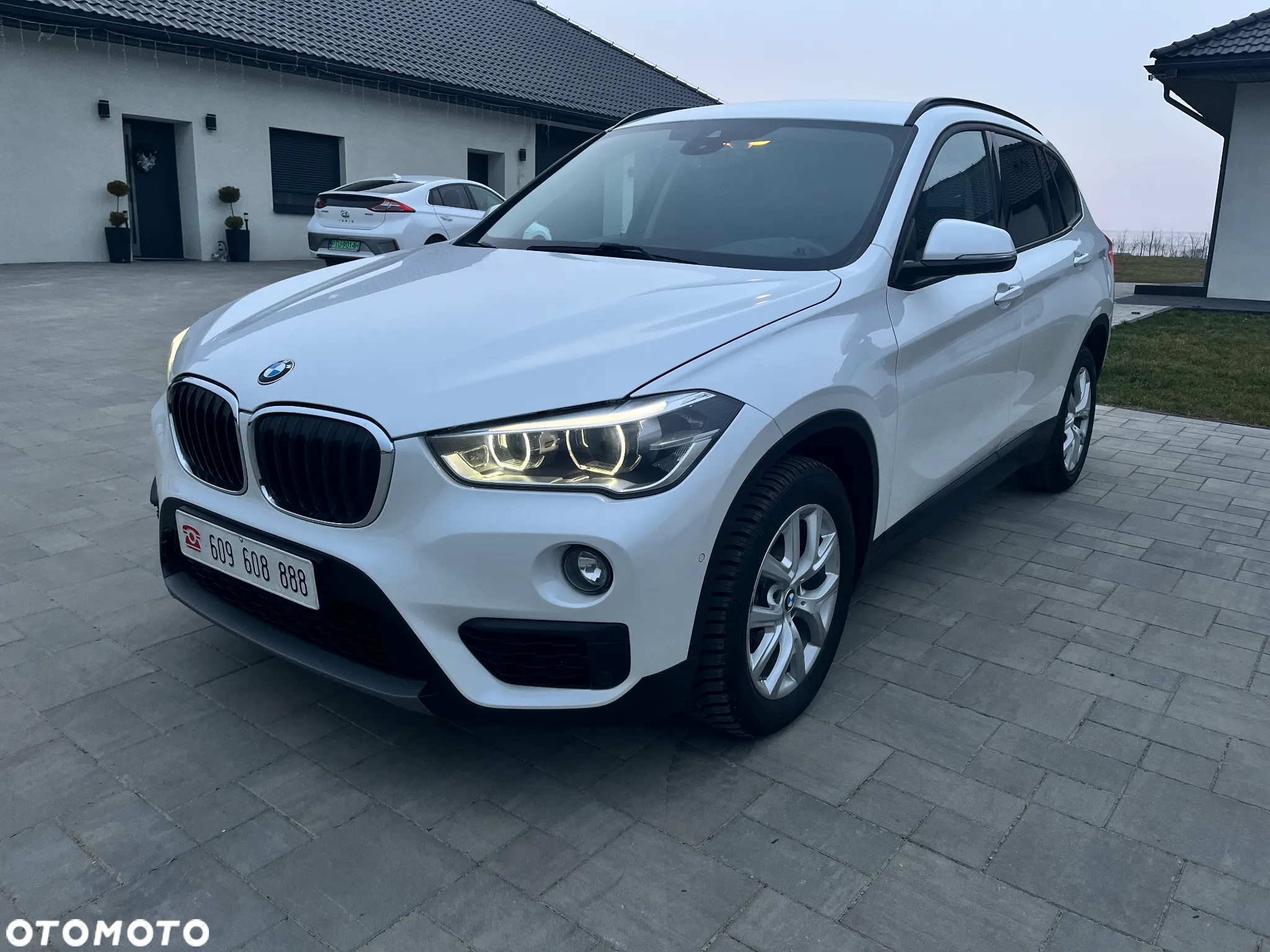 BMW X1 sDrive18i Business Edition - 10