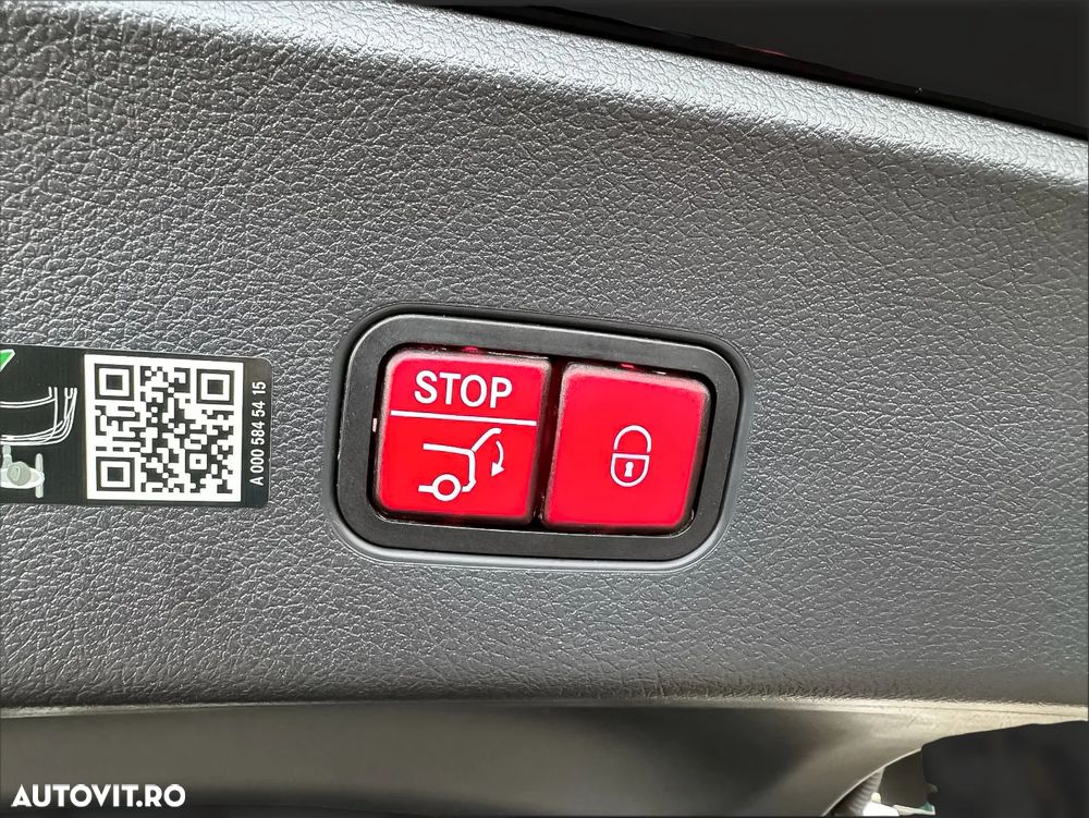 Mercedes-Benz GLC Coupe 300 4Matic 9G-TRONIC AMG Line Advanced - 24