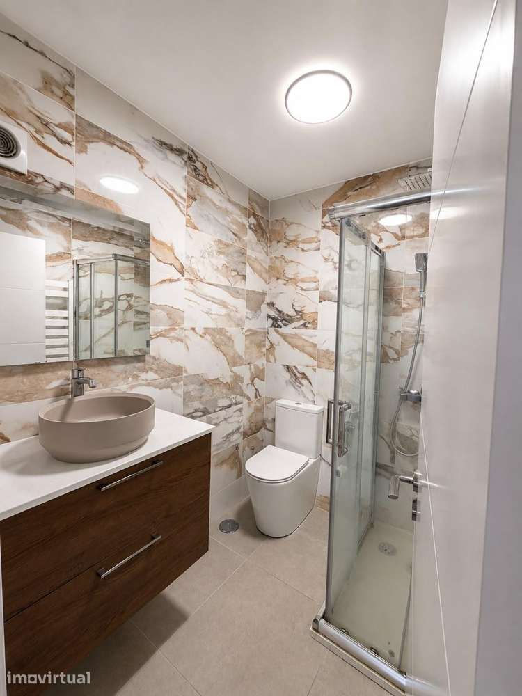 DUPLEX LARANJEIRO - T2 Duplex Remodelado com 2 WC - Grande imagem: 3/5