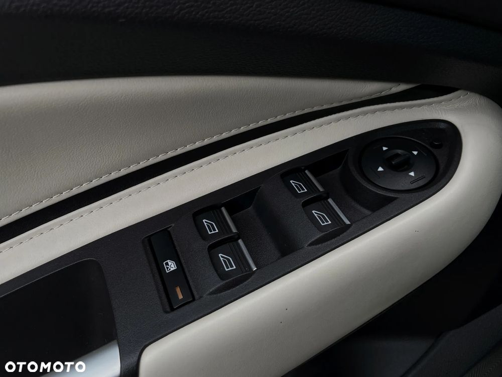 Ford Kuga 2.0 TDCi 4x4 Vignale - 33